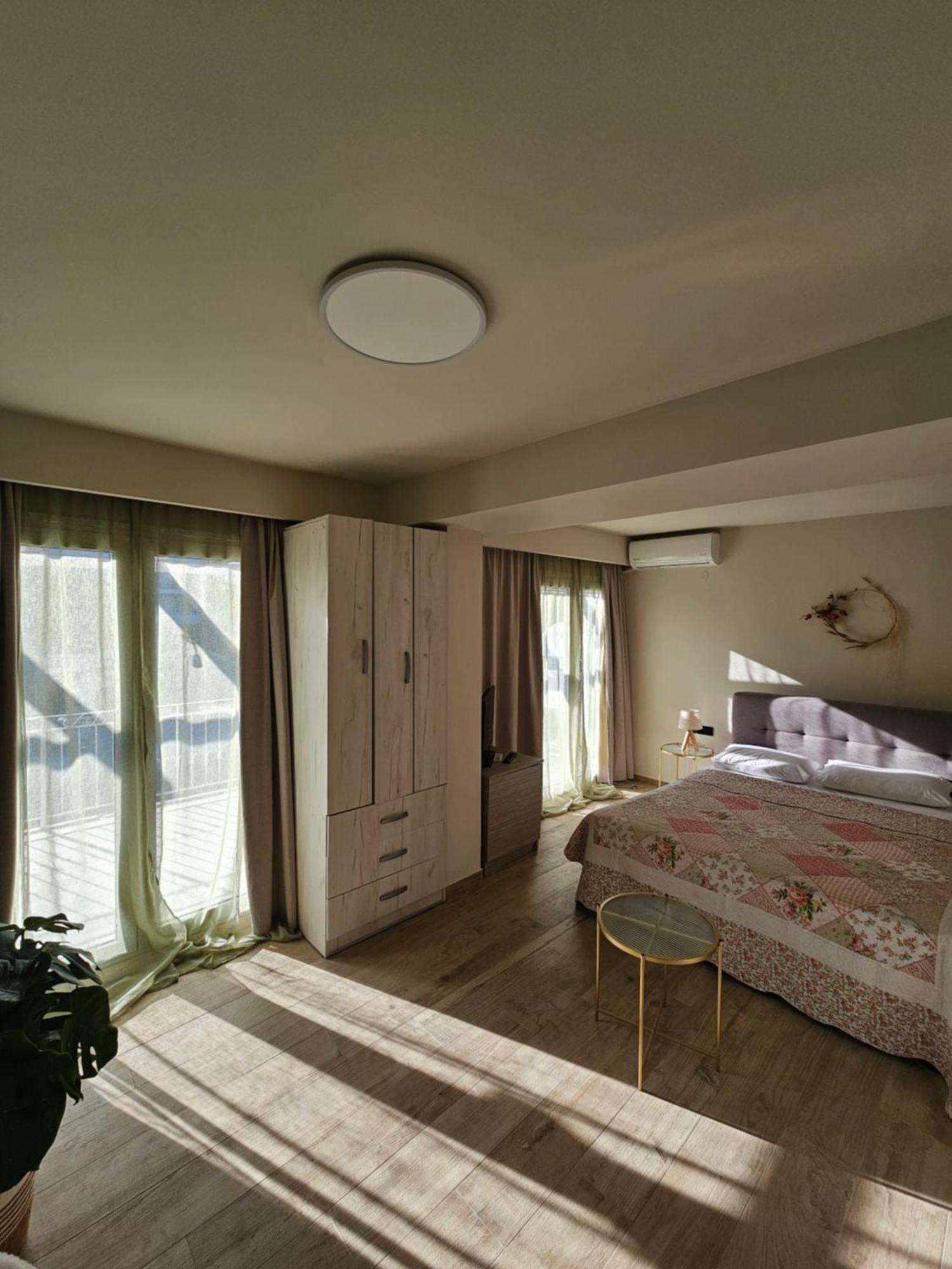Assini Hotel