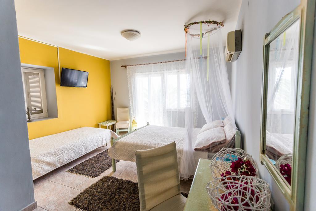 Hotel Assini Beach